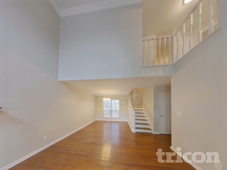 Building Photo - 2863 Iroquois Dr