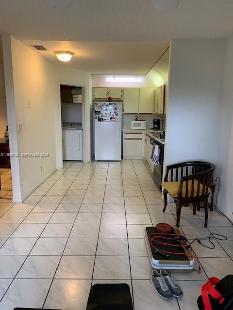 Building Photo - 513 Racquet Club Rd