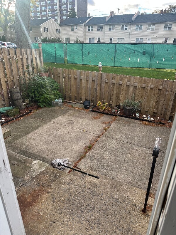 Building Photo - 331 Rector St