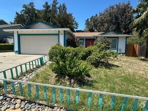 Building Photo - COMING SOON! Lovely 3 Bed, 2 Bath in Pitts...