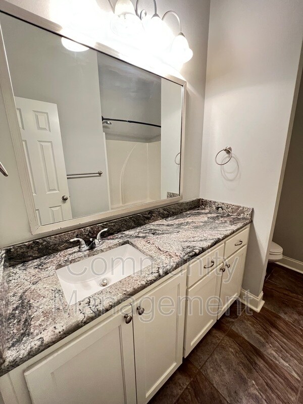 Building Photo - 8027 Seville Ct