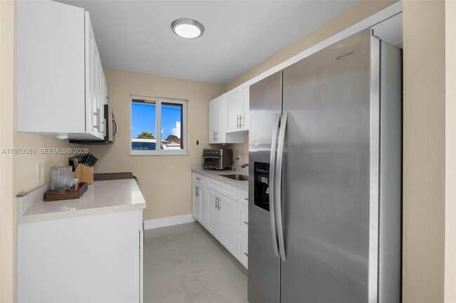 Building Photo - 10750 SW 43rd Ln