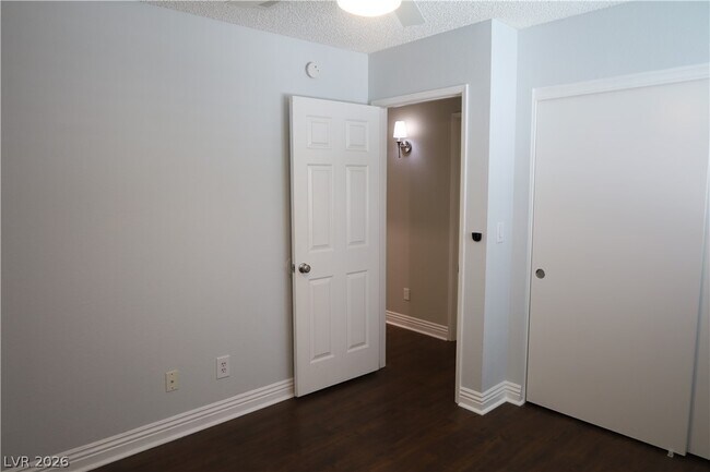 Building Photo - 9417 Shellfish Ct