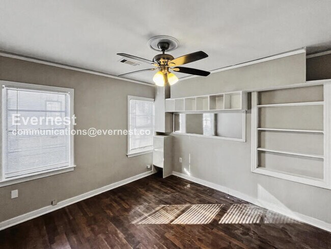 Building Photo - 4551 Manila Dr