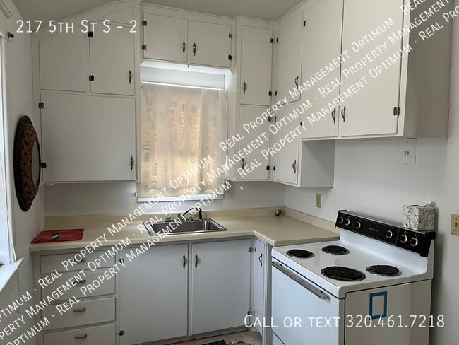 Primary Photo - 1 Bedroom 1 Bath Apartment Available April...