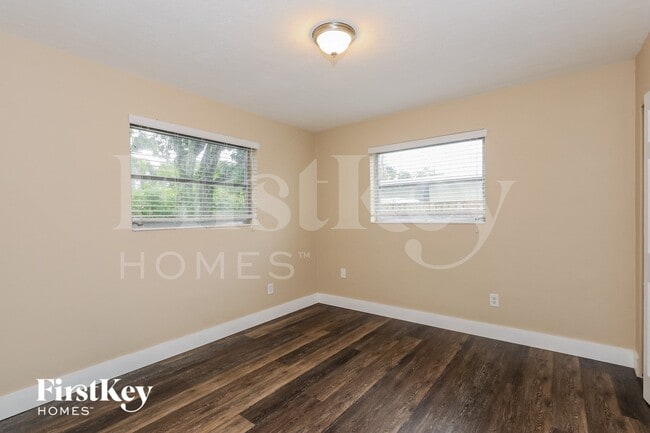 Building Photo - 231 SW 71st Terrace