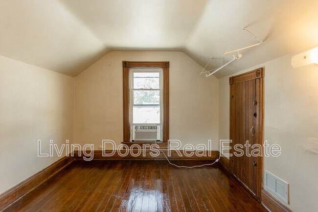 Building Photo - 1025 N 8th St