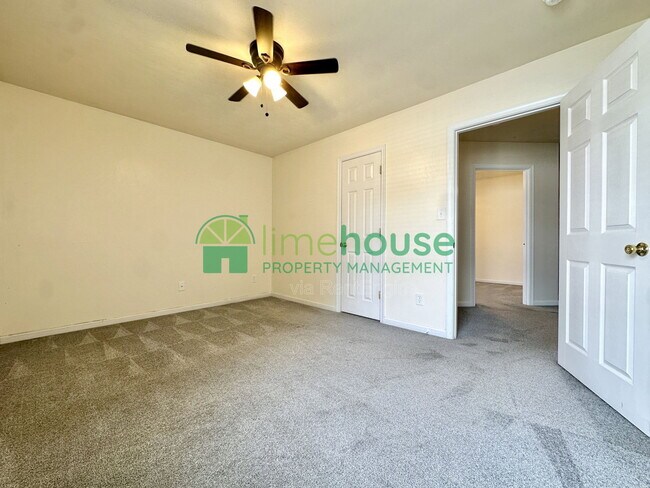 Building Photo - 1323 Hoover Ave