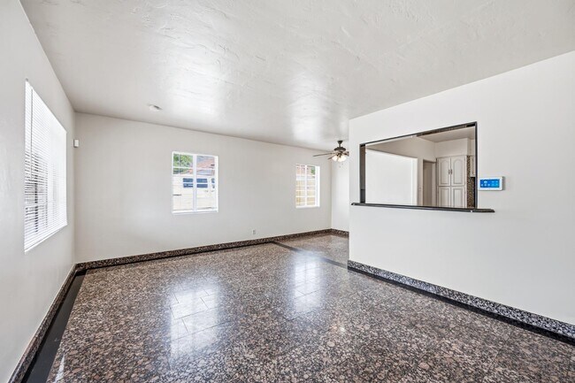 Building Photo - 9427 N 1st Ave