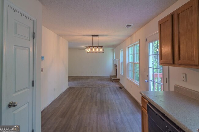 Building Photo - 28 Greystone Ridge