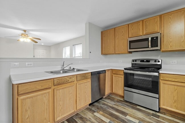 Building Photo - 1201 Lambert Dr