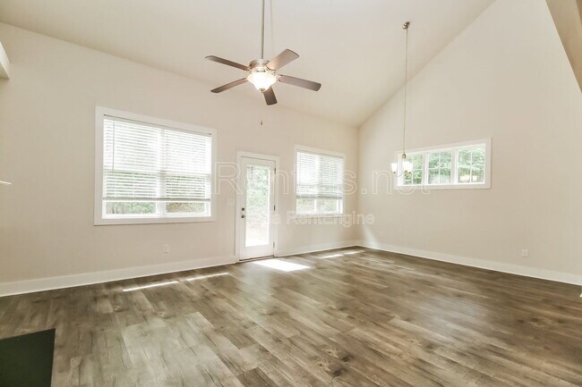 Building Photo - 140 Stewart Glen Dr