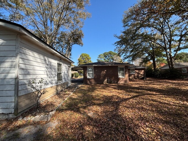 Building Photo - 4411 Donwood Dr