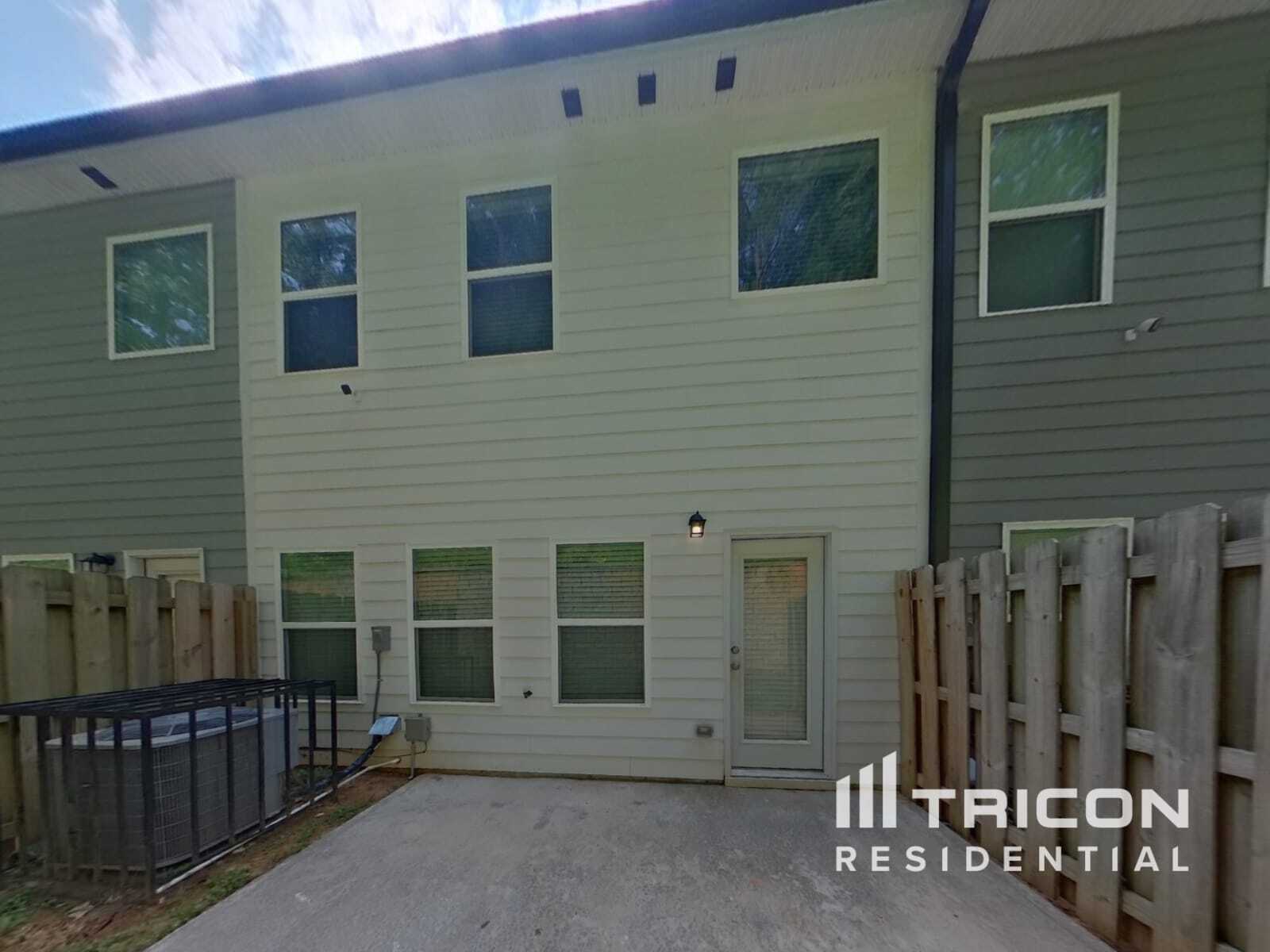 Building Photo - 4954 Lower Elm St