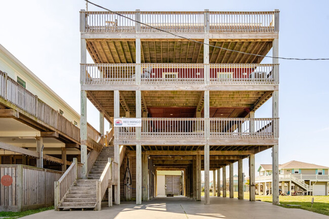 Building Photo - 907 S Cove Dr