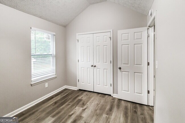 Building Photo - 1455 Pebble Ridge Ln