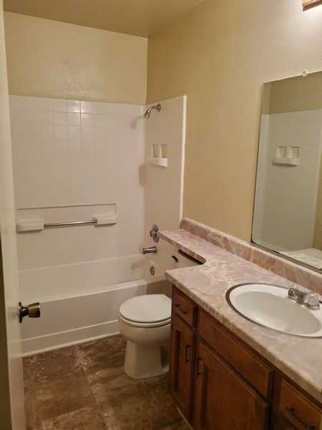 Building Photo - S3520M/4040G