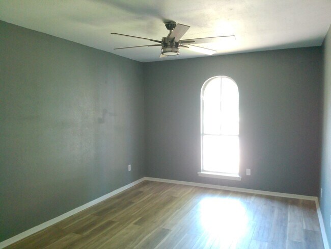 Building Photo - 1822 Volga Dr
