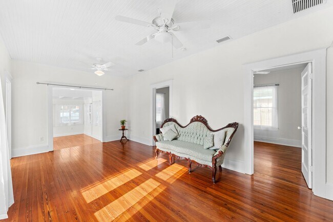 Building Photo - 1804 Tangerine St