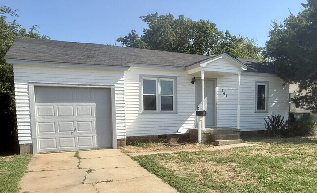 Building Photo - 2 Bed, 1 Bath Home in OKC – $950/month