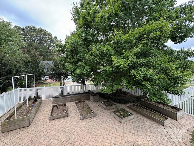 Building Photo - 17115 Grenache Ct