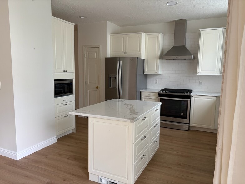 Kitchen - 66 Wildflower Ln
