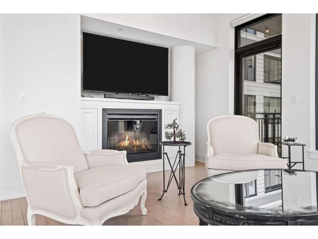 Building Photo - 740 Portland Ave