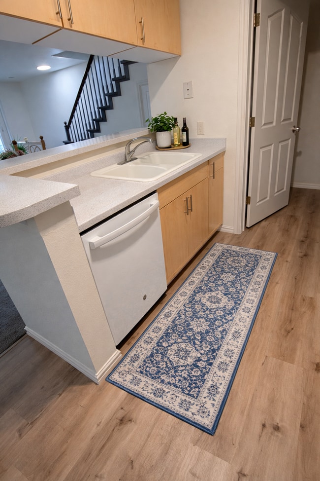 Building Photo - No deposit option for qualified renters