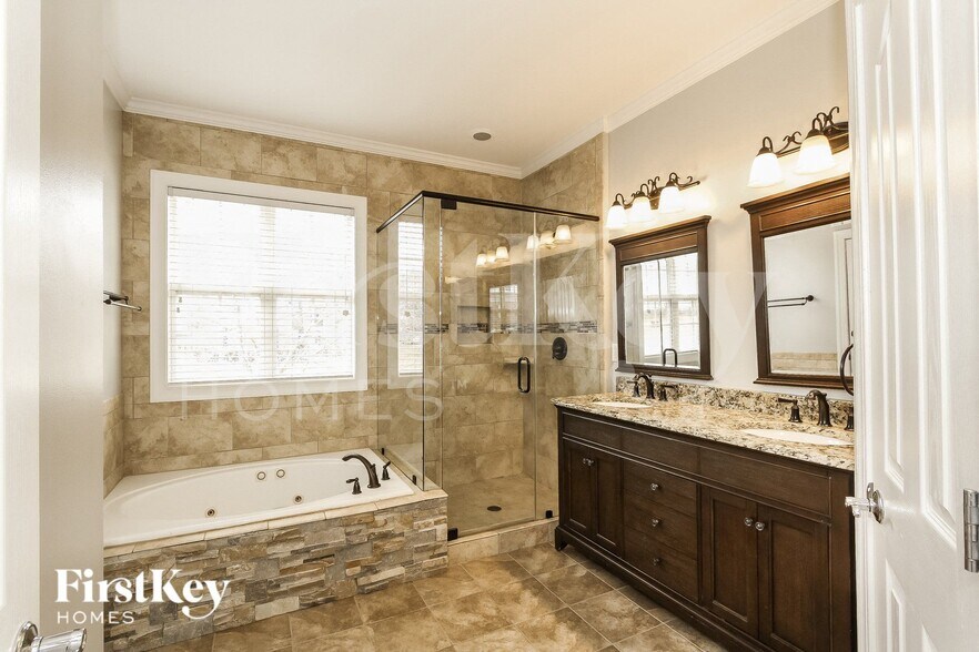 Building Photo - 152 Longboat Rd