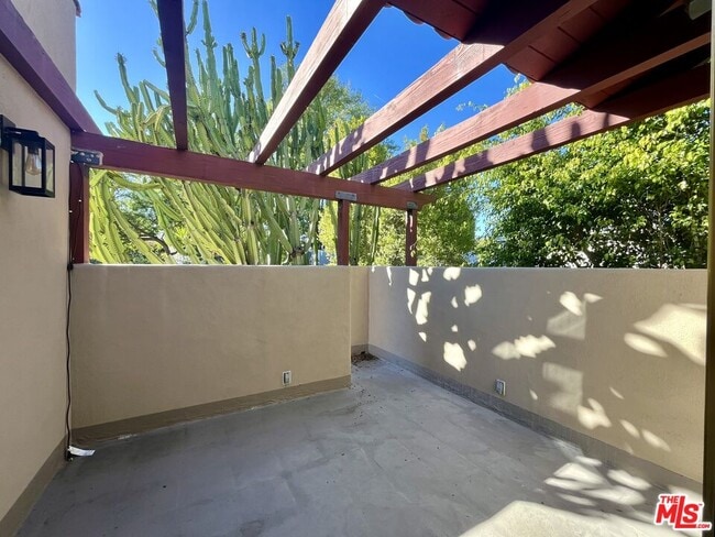 Building Photo - 412 Norwich Dr