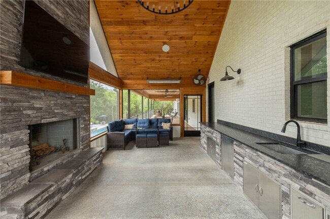 Building Photo - 2762 Wilson Ln