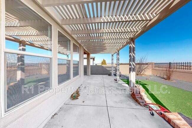 Building Photo - 6405 Kings Cyn Cv NE