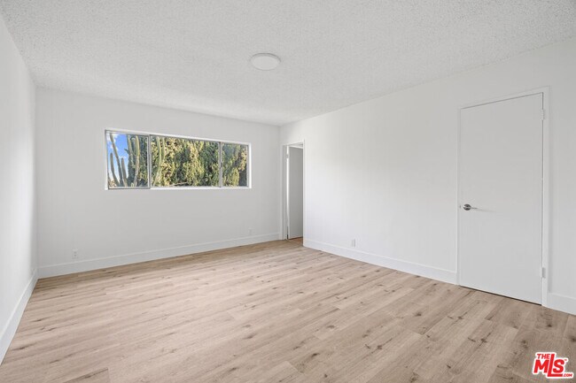 Building Photo - 1420 S Bedford St