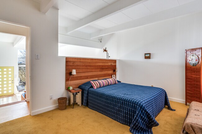 Building Photo - 4500 Westridge Ave