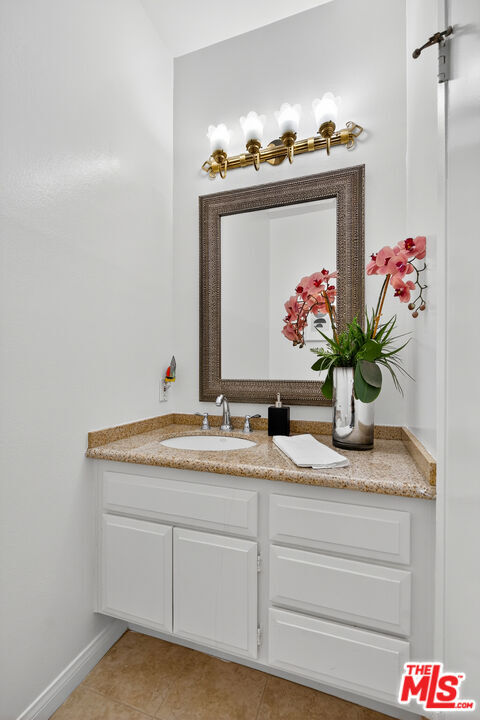 Building Photo - 1920 Pandora Ave