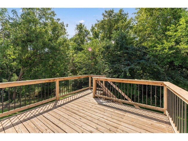Building Photo - 15465 Sussex Dr