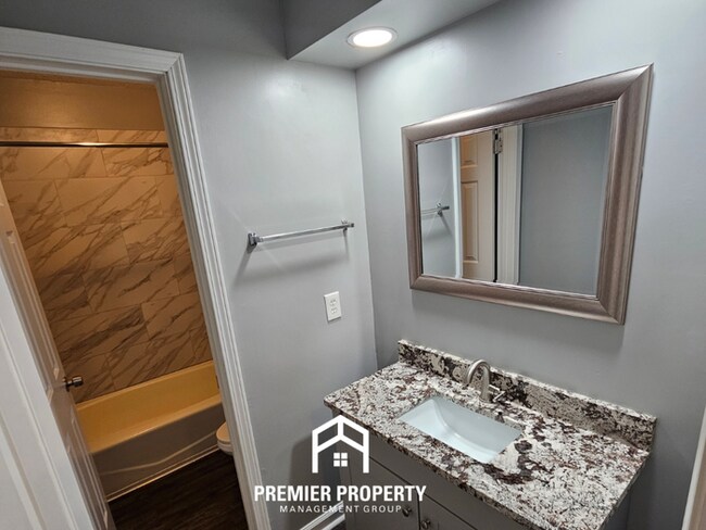 Building Photo - Luxury Germantown Living | 3BR/2BA in Poplar Estates | Houston High District