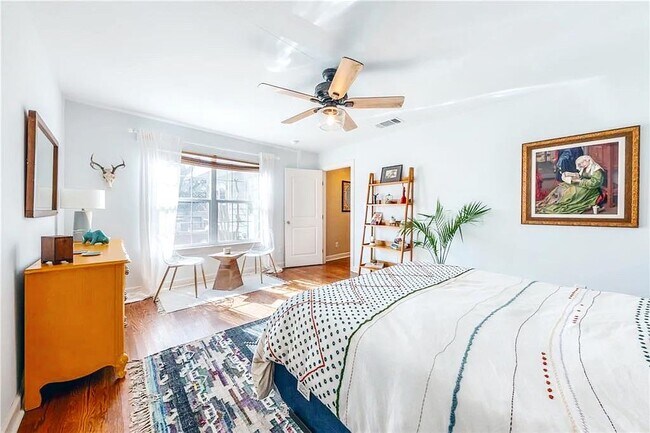 Building Photo - 3305 Larry Ln