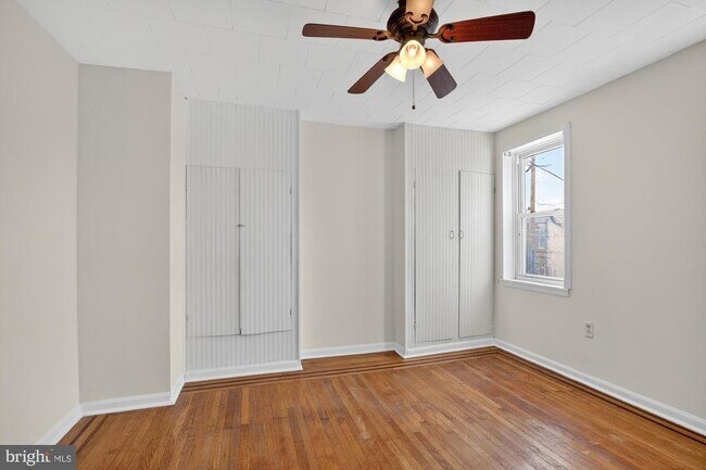 Building Photo - 2343 E Huntingdon St