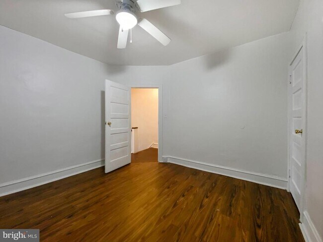 Building Photo - 5726 Florence Ave