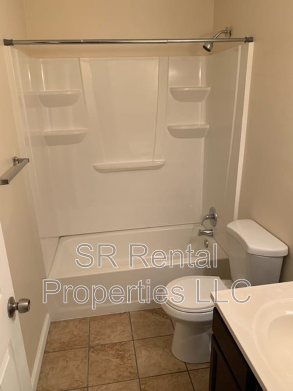 Building Photo - 223 Maxwell St