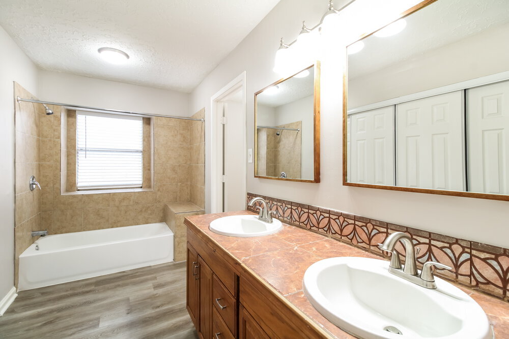 Building Photo - 6210 Roseridge Ln