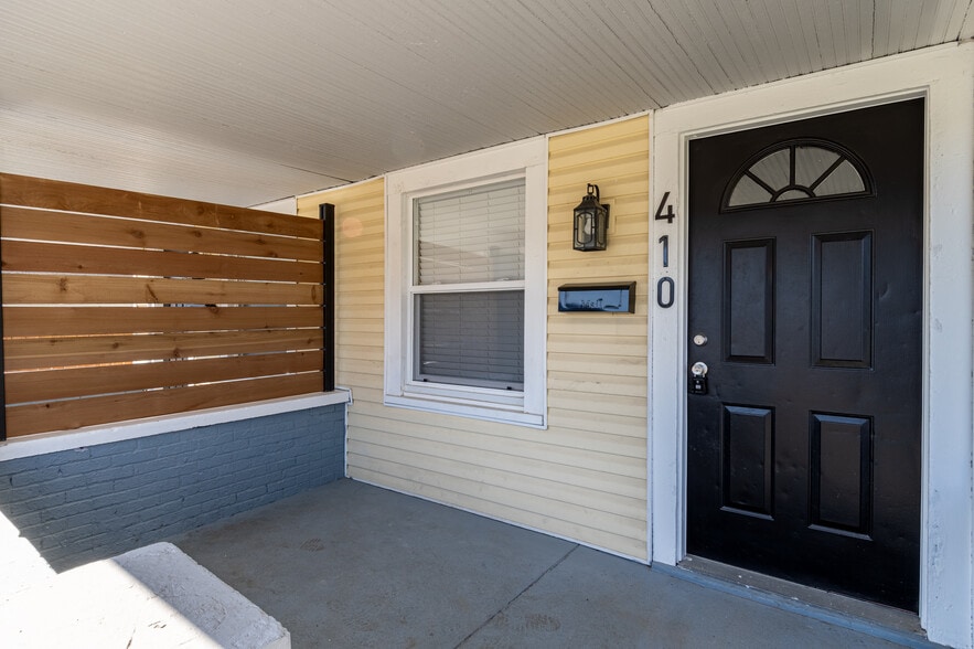 Building Photo - 410 E Beecher St