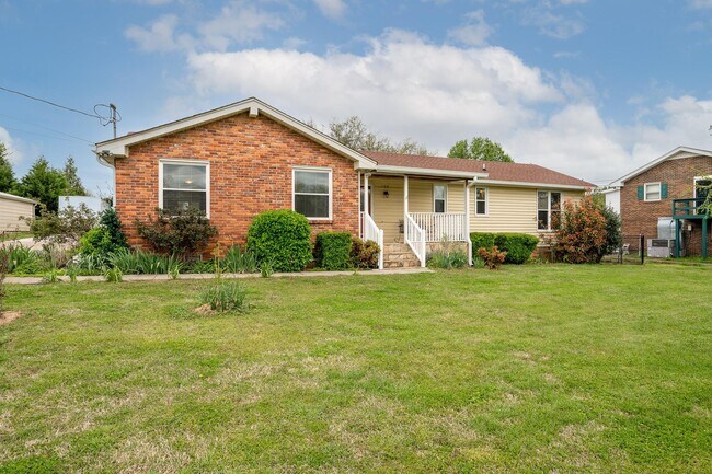 Building Photo - 120 Lake Point Dr