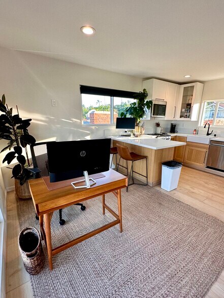 Office nook - 236 N Goodhope Ave