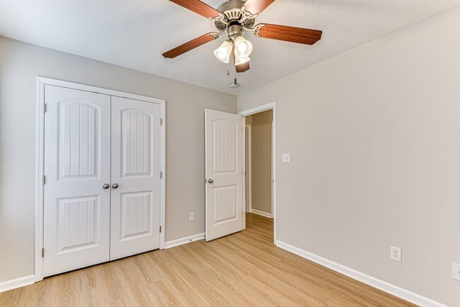 Building Photo - 4116 Chastain Dr