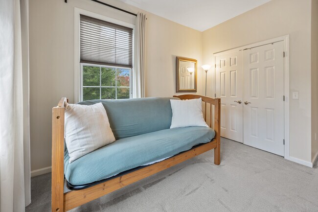 Building Photo - 1 King Philip Dr