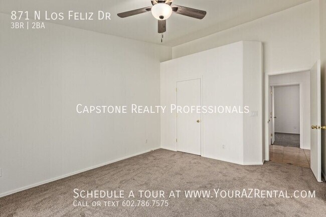 Building Photo - 871 N Los Feliz Dr