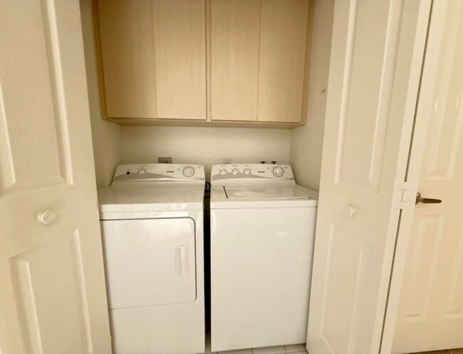 Building Photo - 304 Sun Terrace Ct