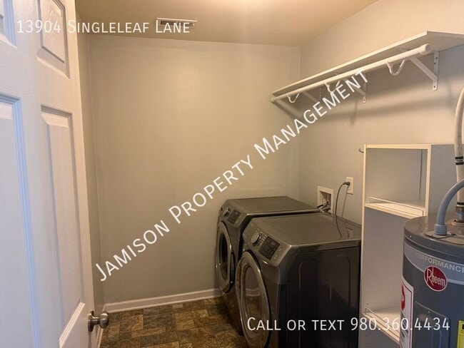 Building Photo - 13904 Singleleaf Lane